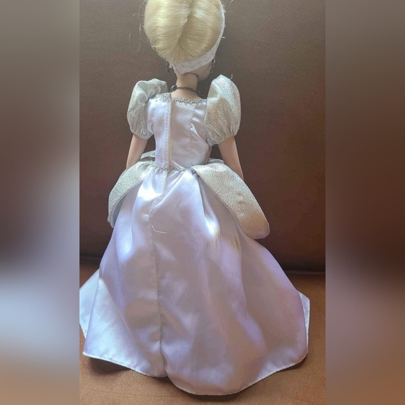 Vintage 1997 Porcelain Cinderella Doll - Picture 4 of 6